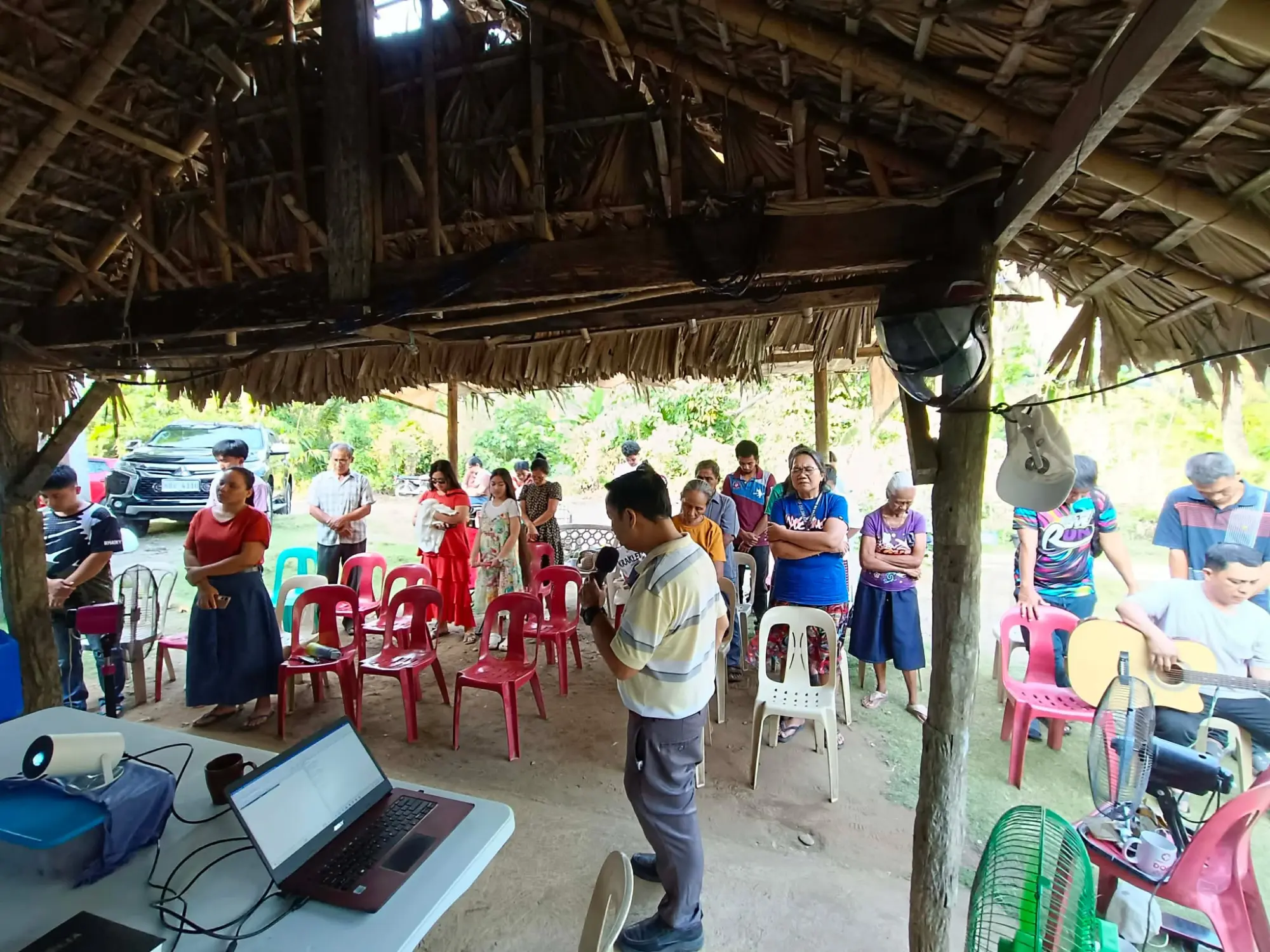 Prayer and worship during the Pamplona mission
